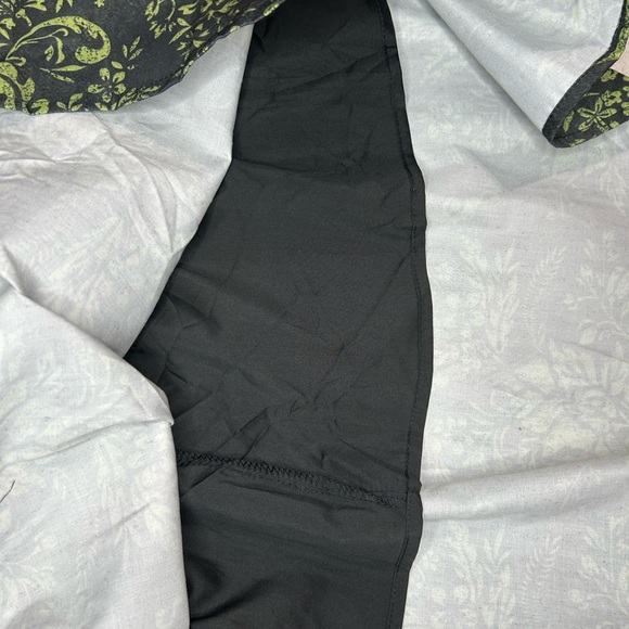 Elegant Black and Green Floral Women's Skirt - Picture 4 of 5